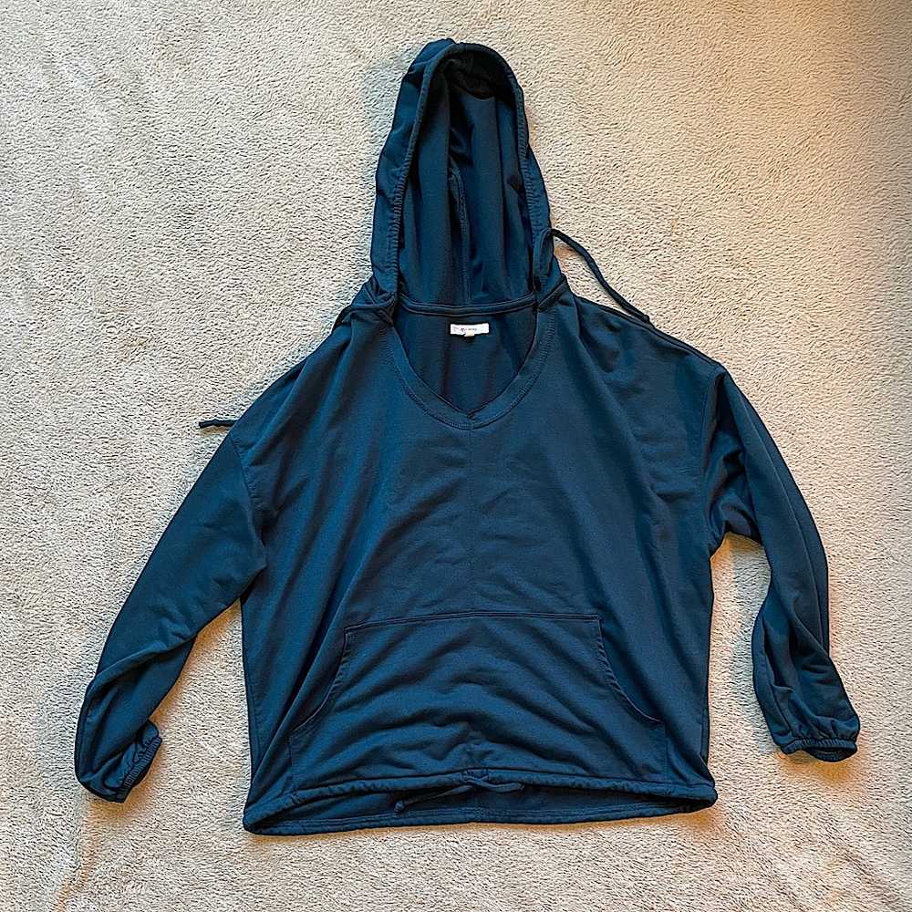 Maurice’s Hoodie Long Sleeve Shirt (M)